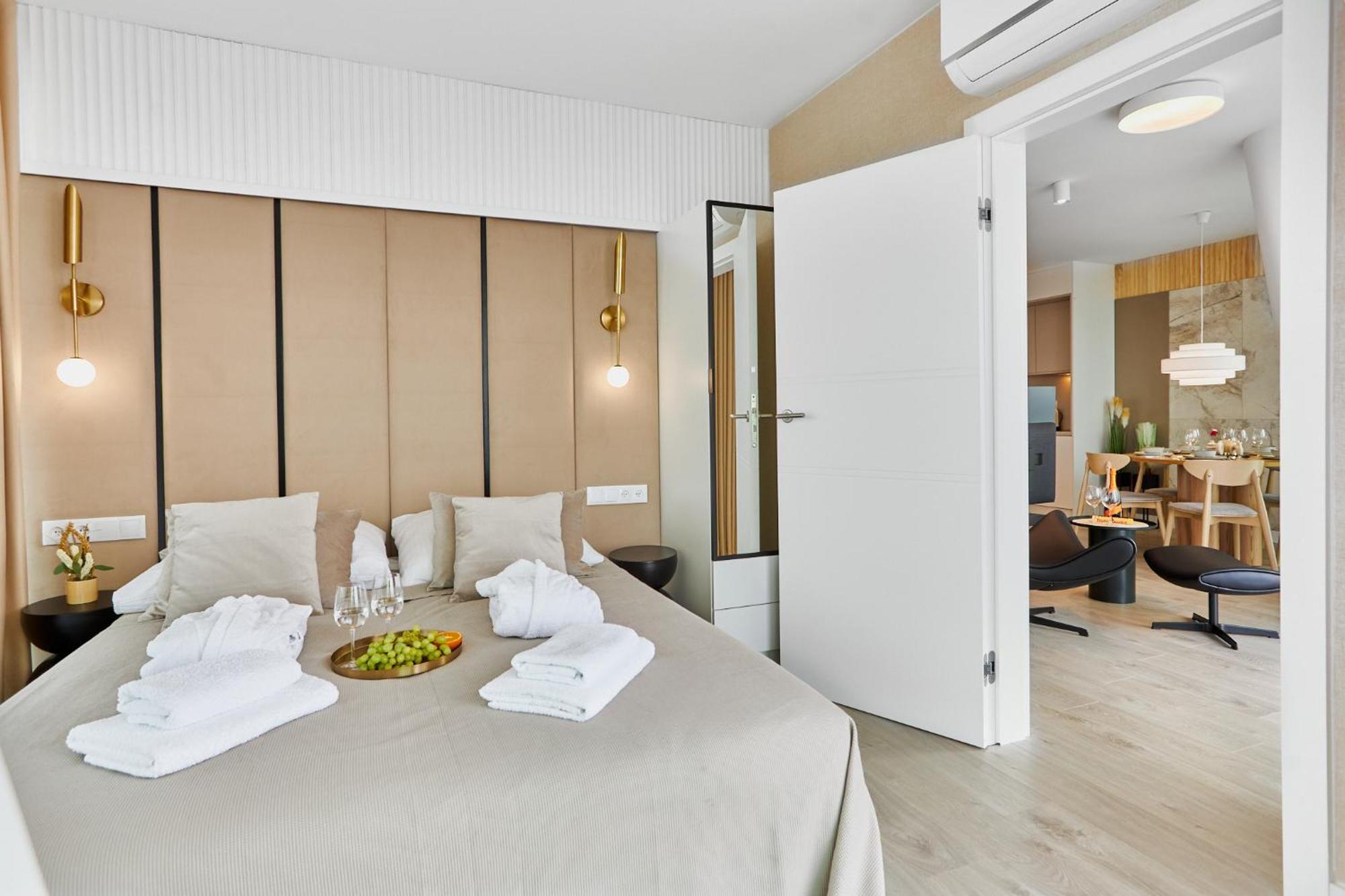 Wave Beachfront Family Apartment Miedzyzdroje Eksteriør billede